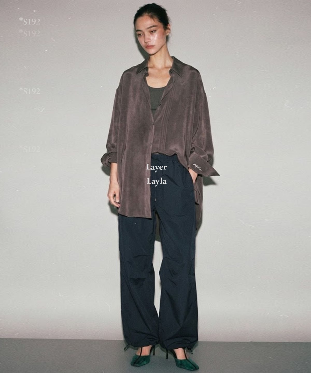 다이아몬드 레이라(DIAMOND LAYLA) Silky Suede Cupro Pintuck Shirt S192