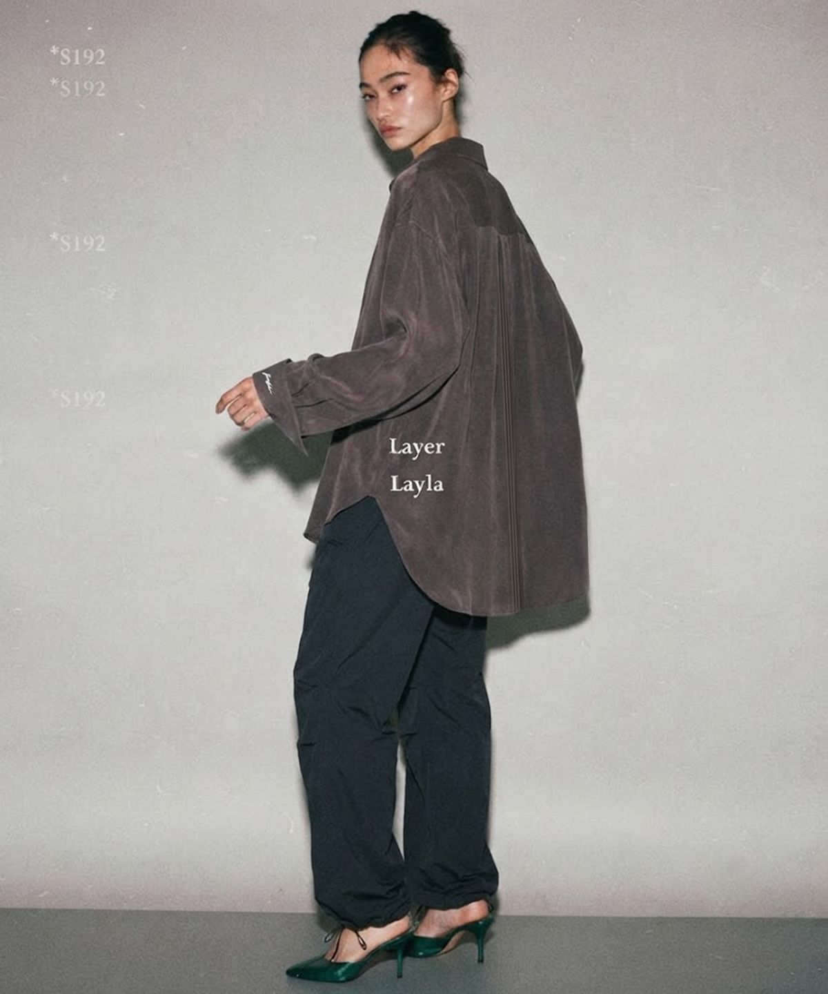 다이아몬드 레이라(DIAMOND LAYLA) Silky Suede Cupro Pintuck Shirt S192