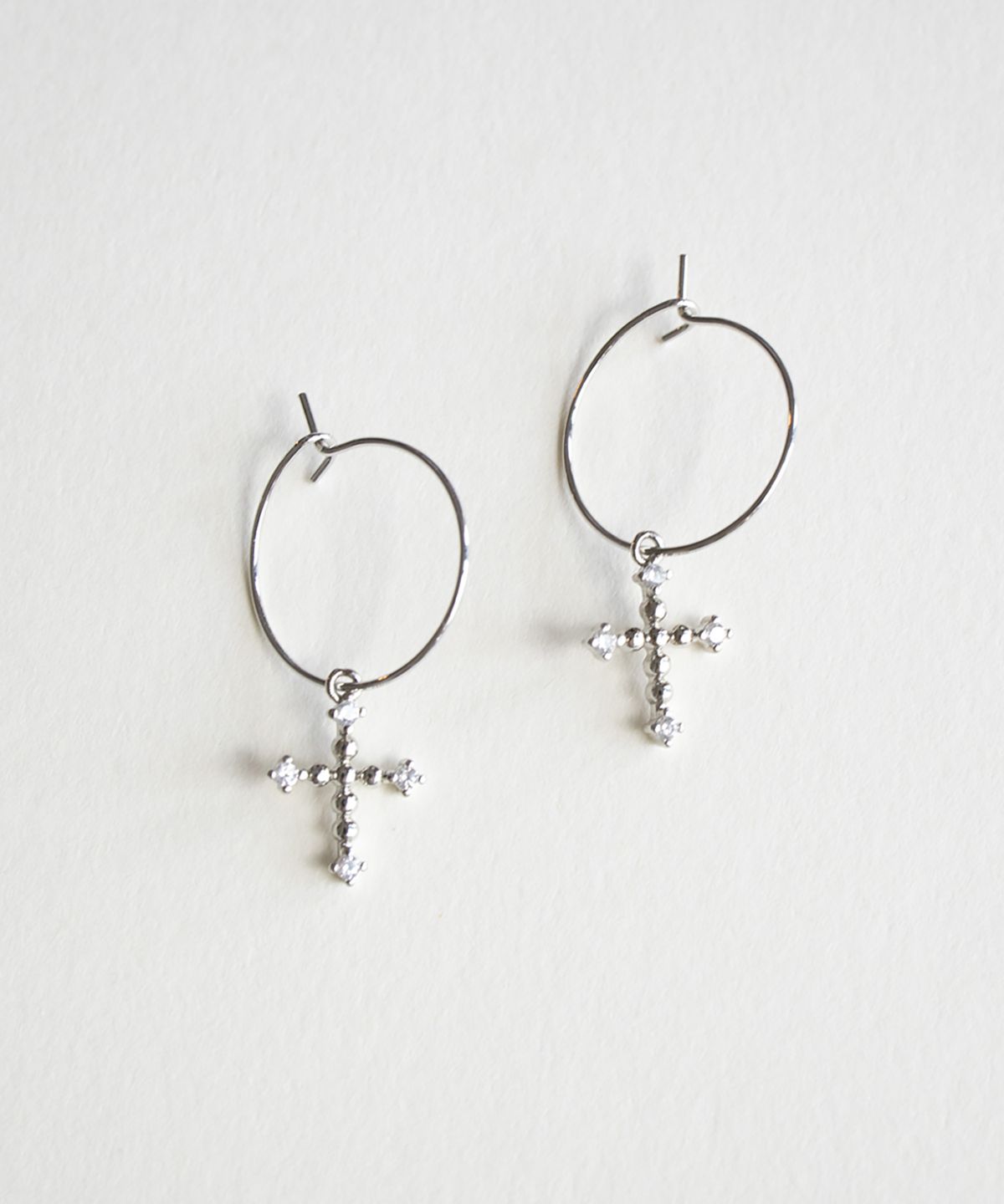 링거피스(LINGER PIECE) Twinkle cross hoop earring