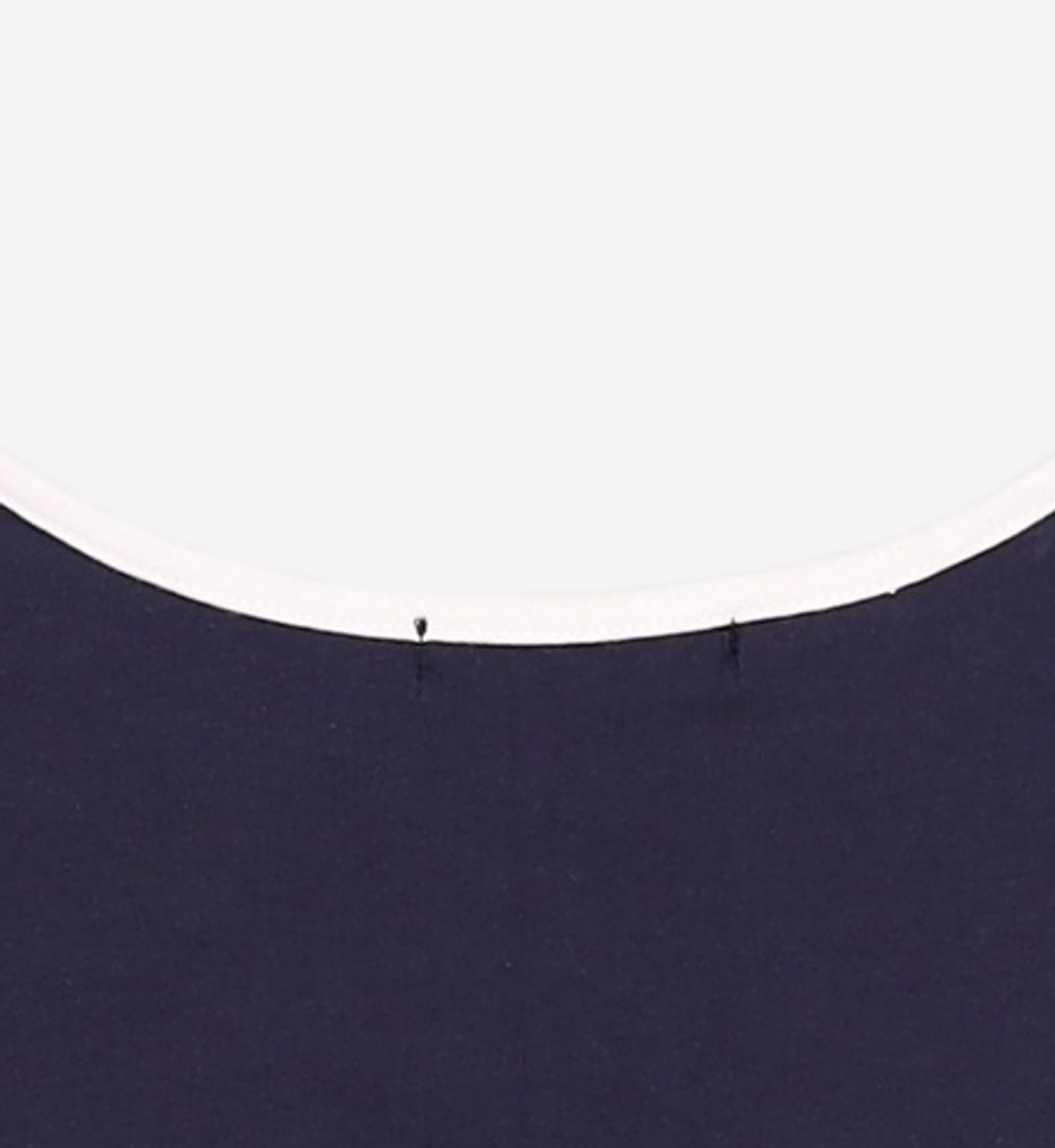 어몽(AMONG) A MINI FLOWER SEED BOAT NECK T_NAVY S