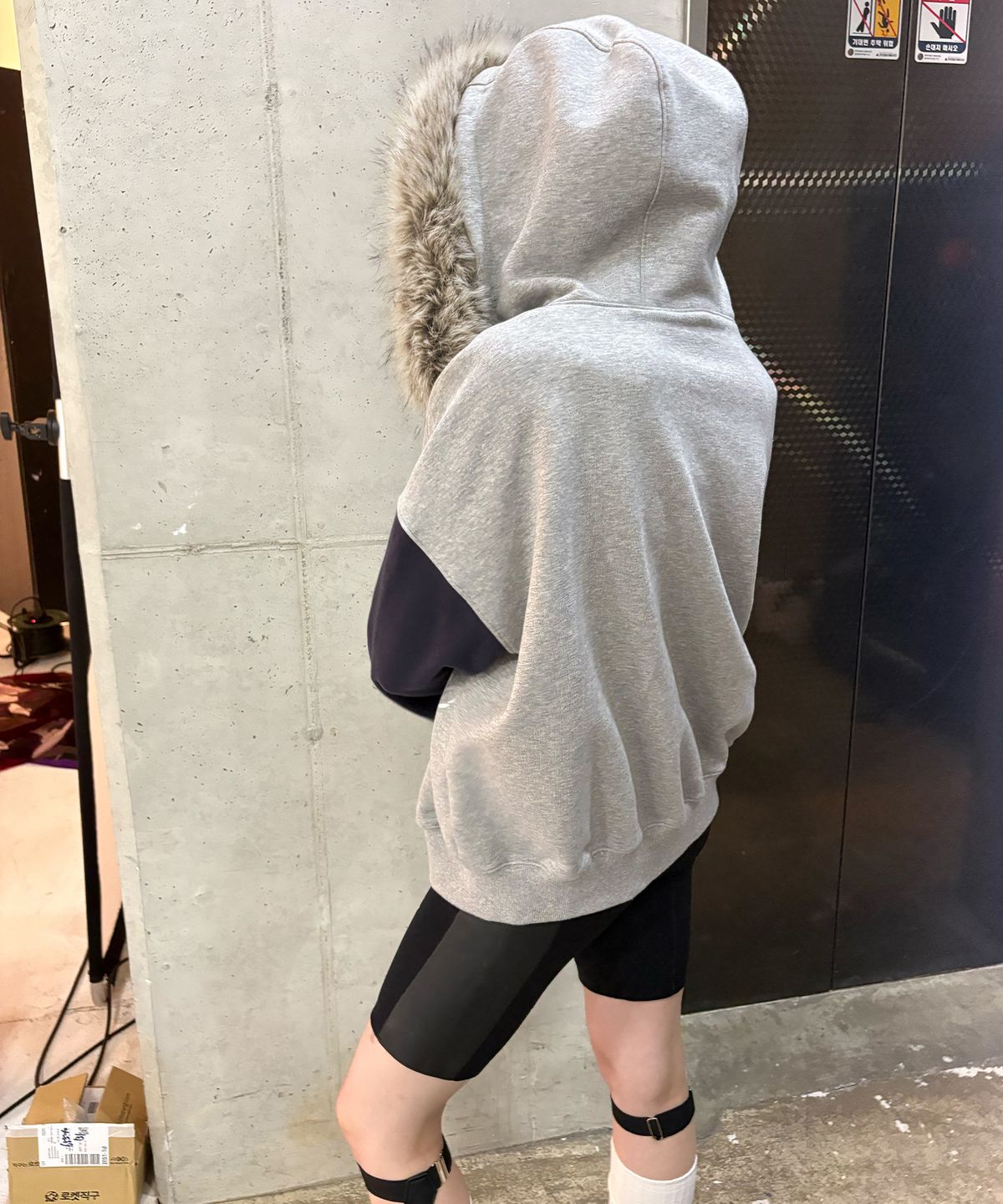 2000아카이브스(2000ARCHIVES) VARSITY ZIP HOODIE (GREY)