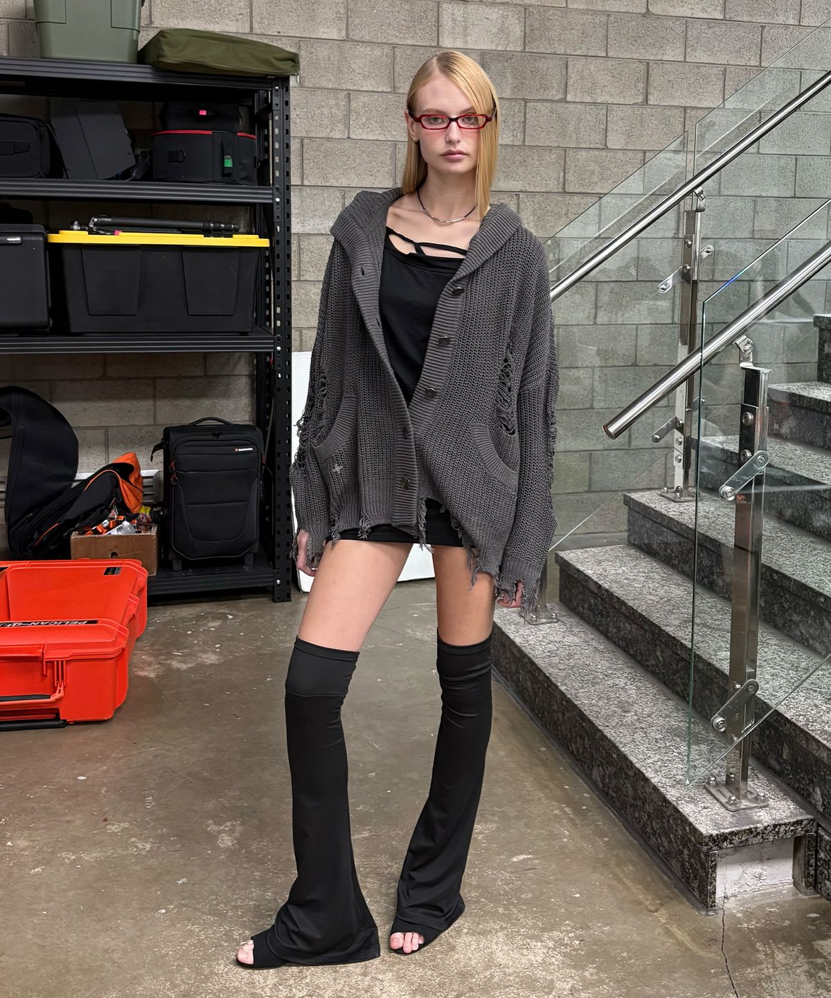 2000아카이브스(2000ARCHIVES) GRUNGE HOOD CARDIGAN (CHARCOAL)