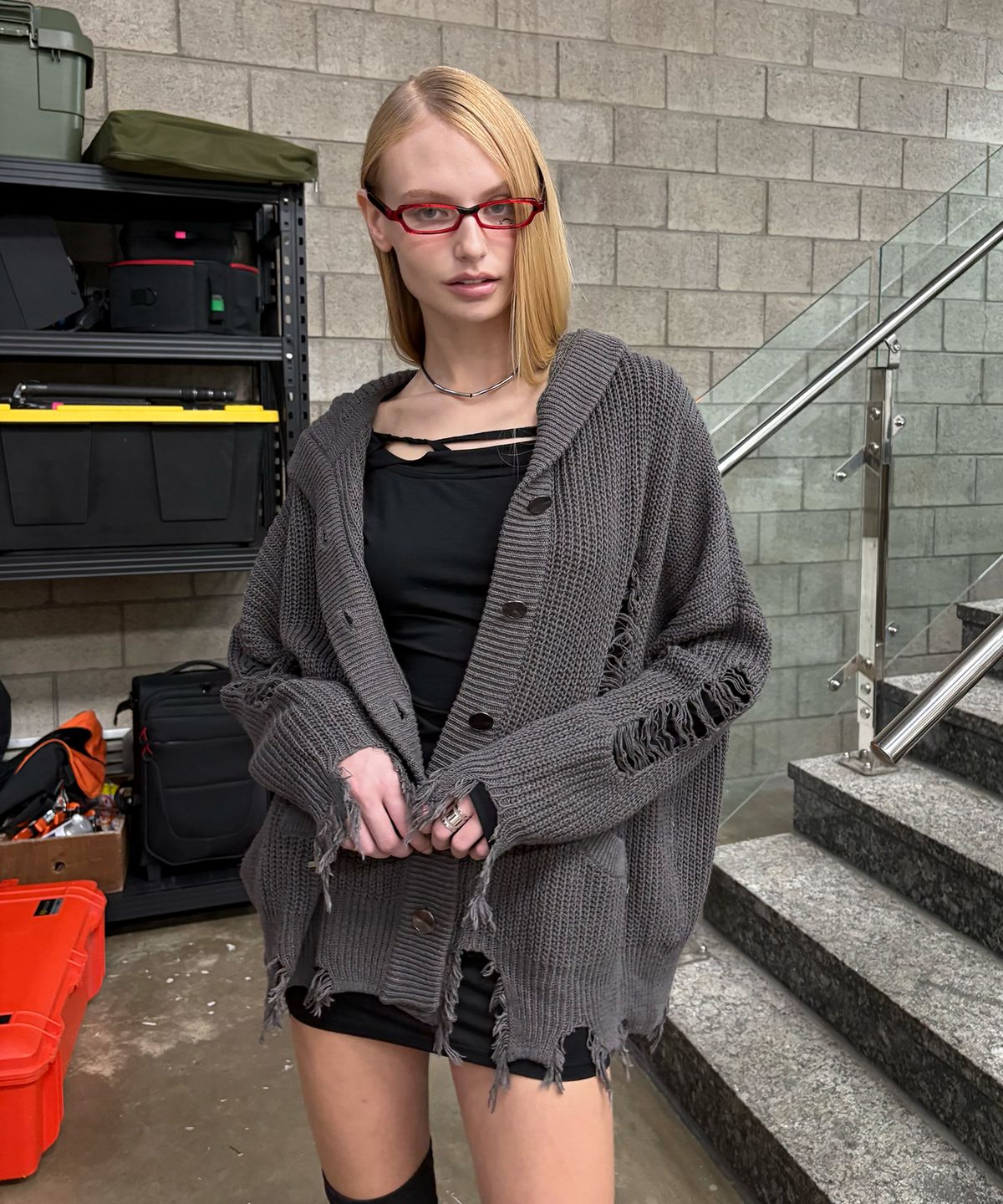 2000아카이브스(2000ARCHIVES) GRUNGE HOOD CARDIGAN (CHARCOAL)
