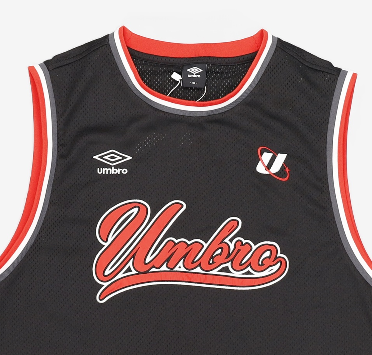 엄브로(UMBRO) 메쉬 아플리케 슬리브리스 티셔츠 블랙(UP321CSL76) 100