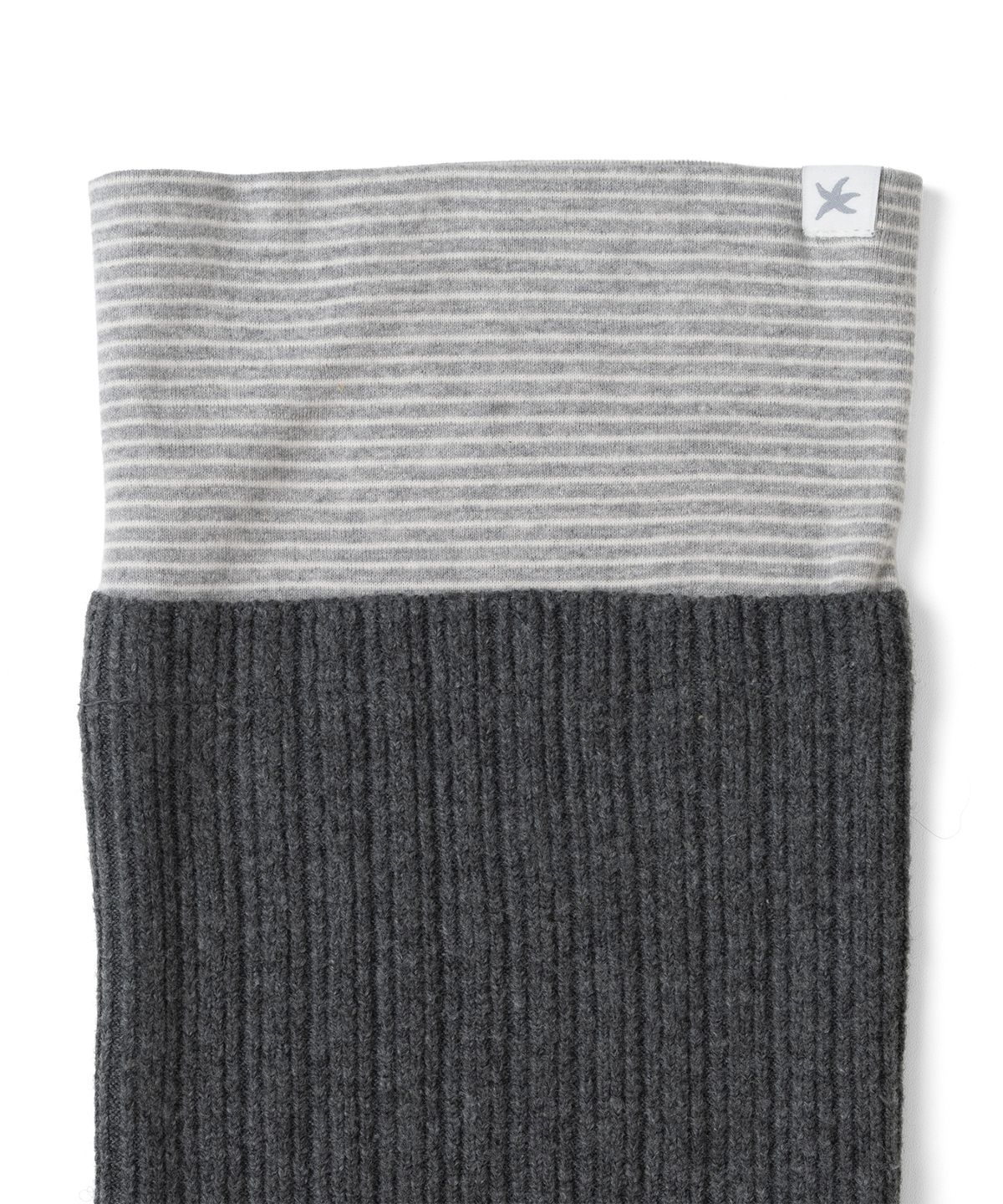 더콜디스트모먼트(THECOLDESTMOMENT) TCM stripe layered leg warmer (charcoal)