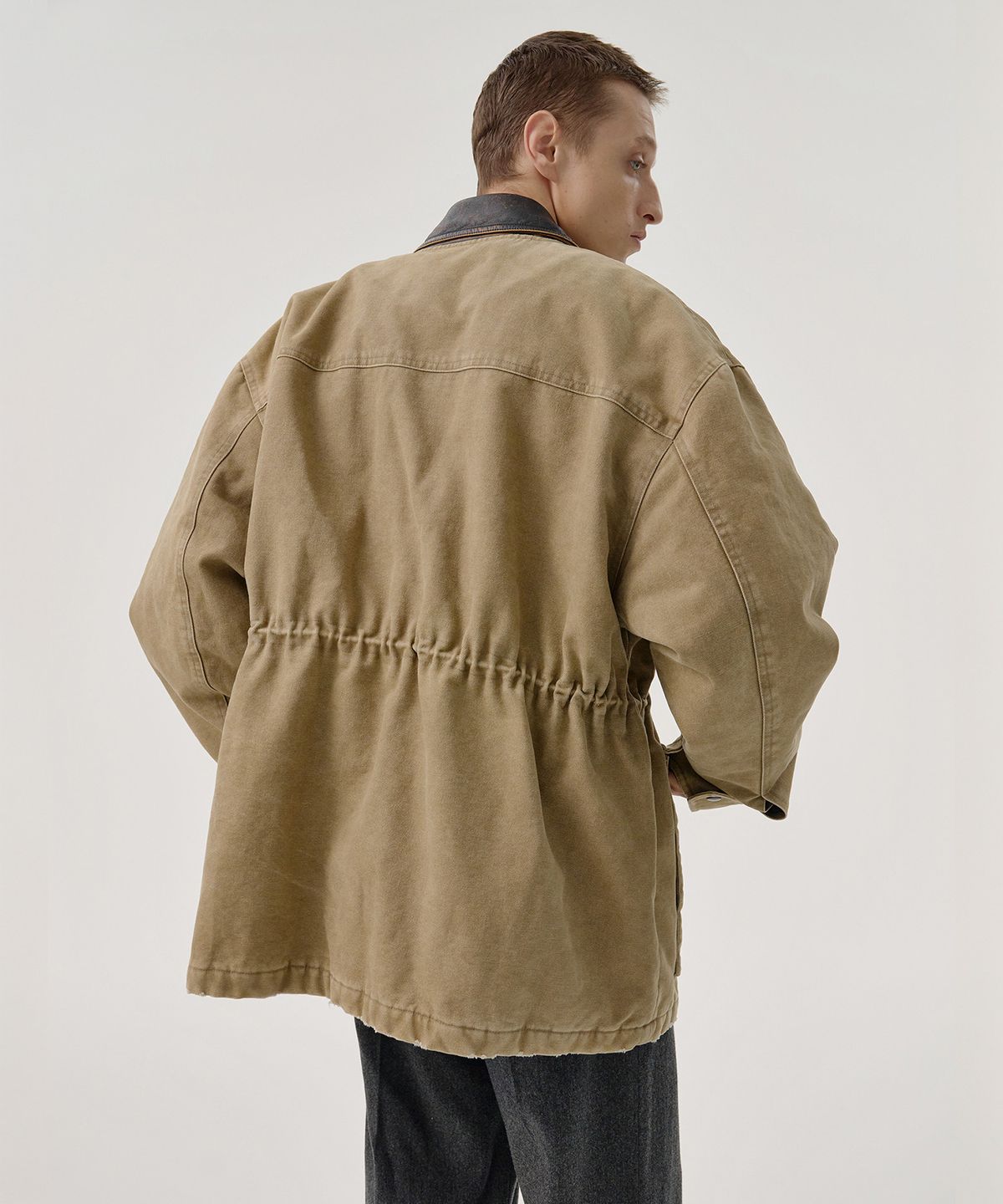 엠엠아이씨(MMIC) CLOSED FORM JACKET (BEIGE)