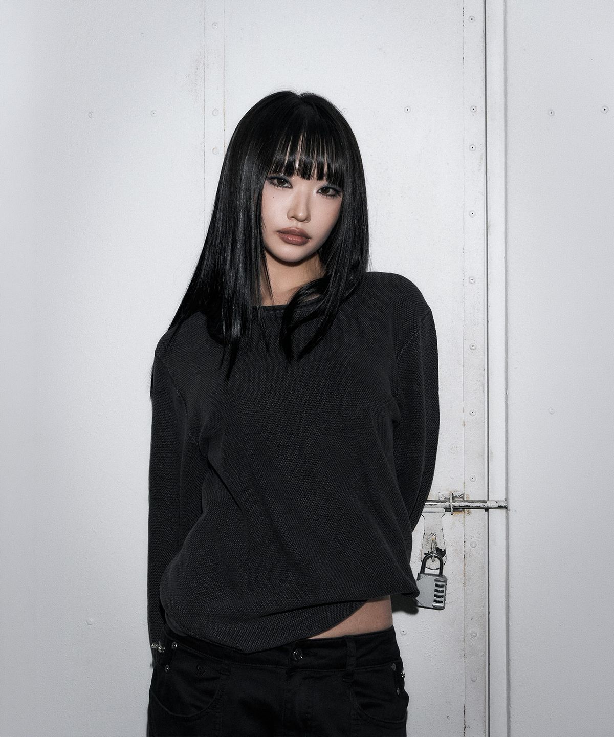스키즘 인듀싱(SCHISM INDUCING) SWAGGER OVERDYED KNIT TOP BLACK