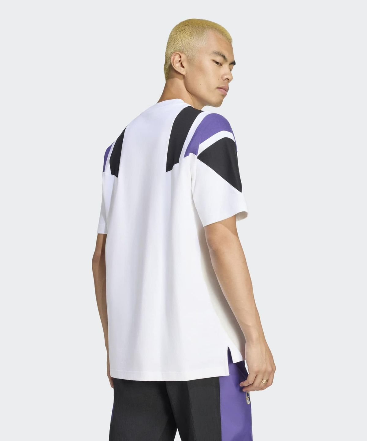 아디다스(ADIDAS) 레알 마드리드 EQT 티셔츠 - 화이트 / KG2988