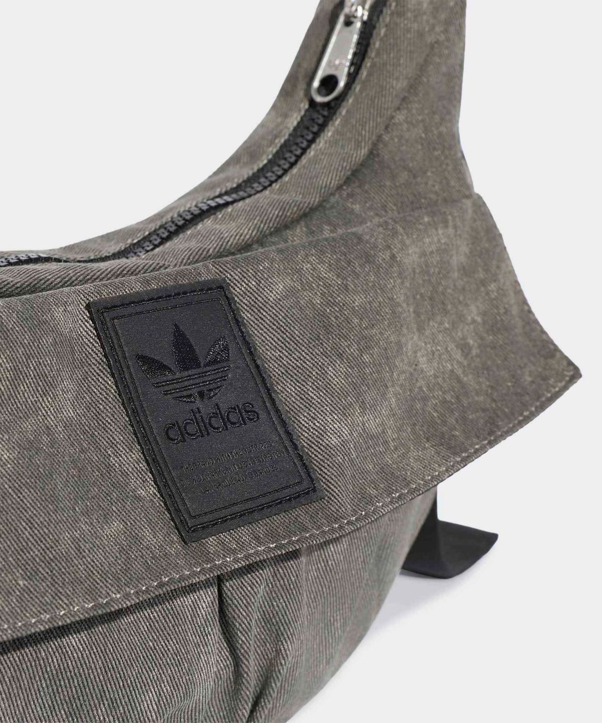 아디다스(ADIDAS) 워시드 문 백 - 블랙 / KR3940