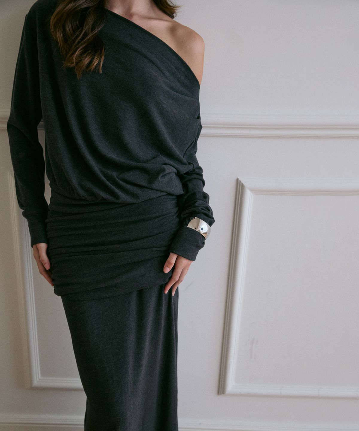 라라폭스(LALAFOX) H라인 셔링 롱스커트 (DARK GREY) BS4WS001