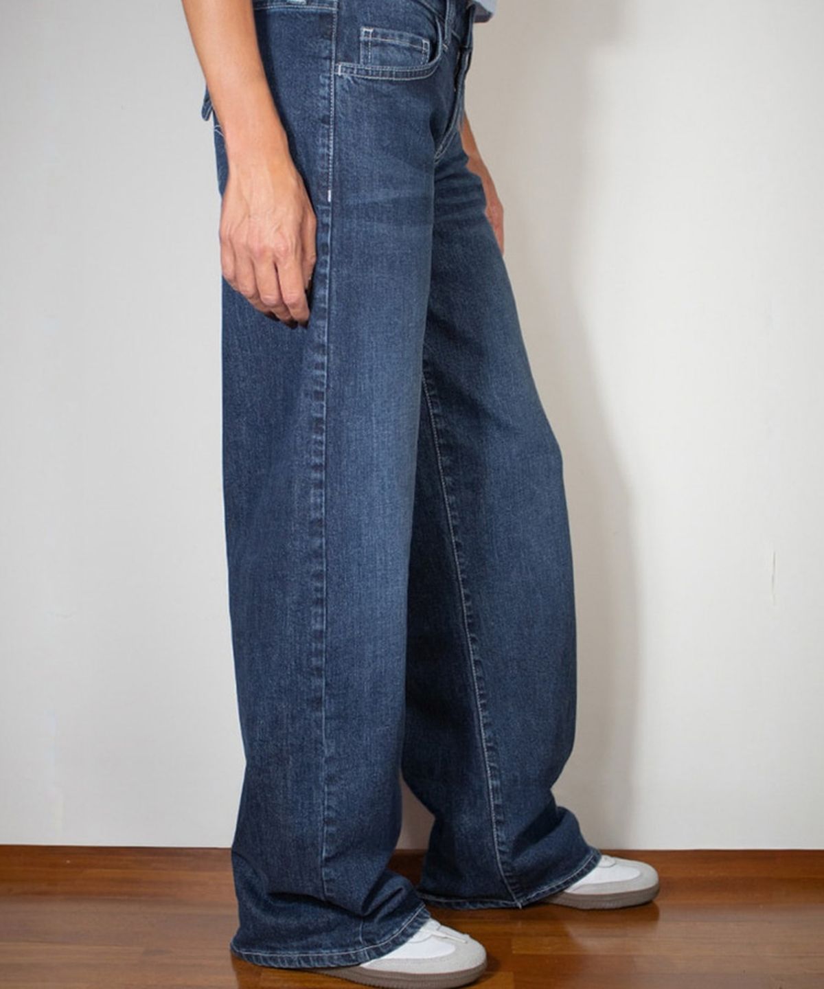 섭듀드(SUBDUED) Wide-leg Low-rise Jeans (DARK BLUE DENIM)