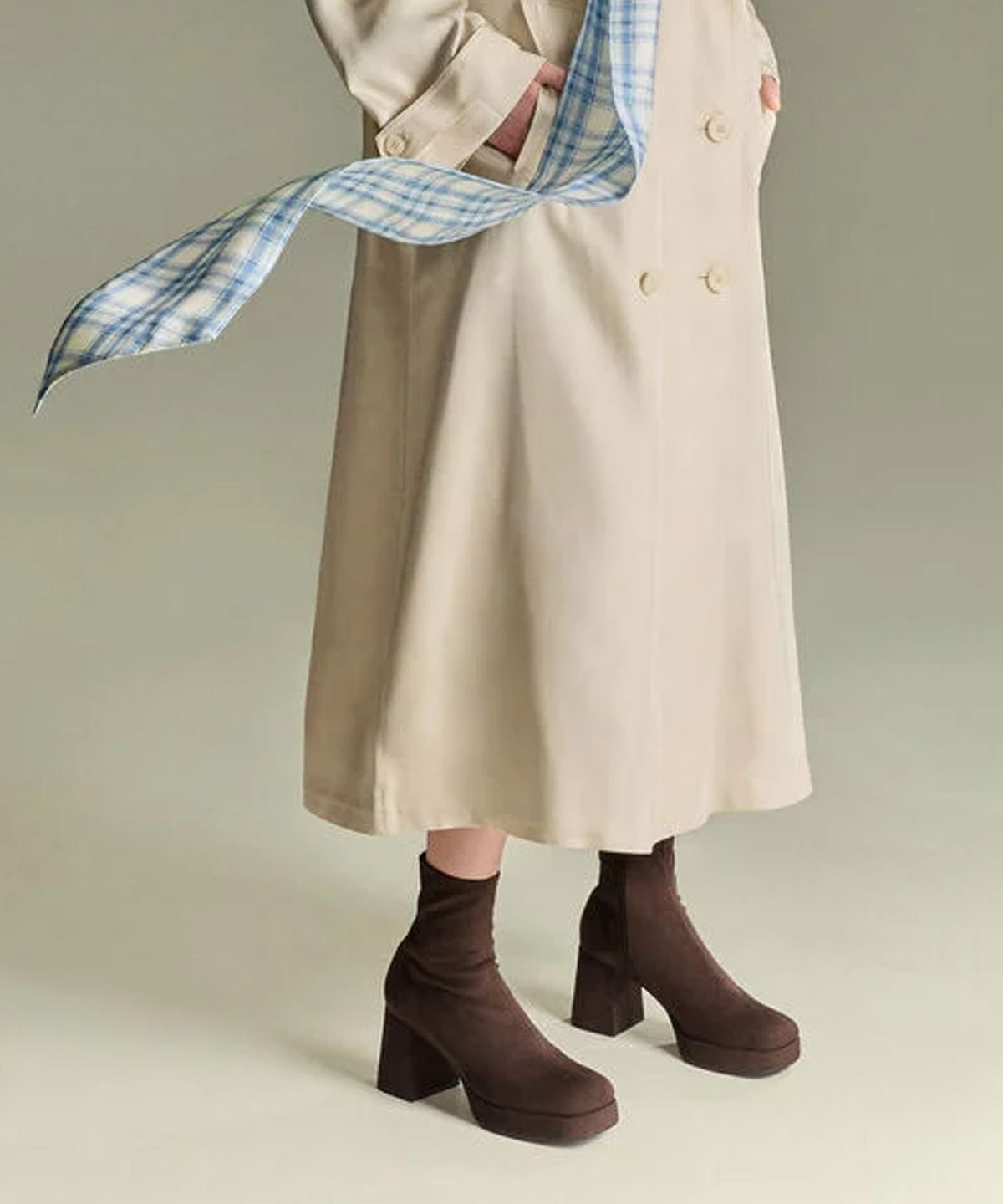 찰스앤키스(CHARLES & KEITH) 플랫폼 앵클 부츠 2colors CK1-90280085