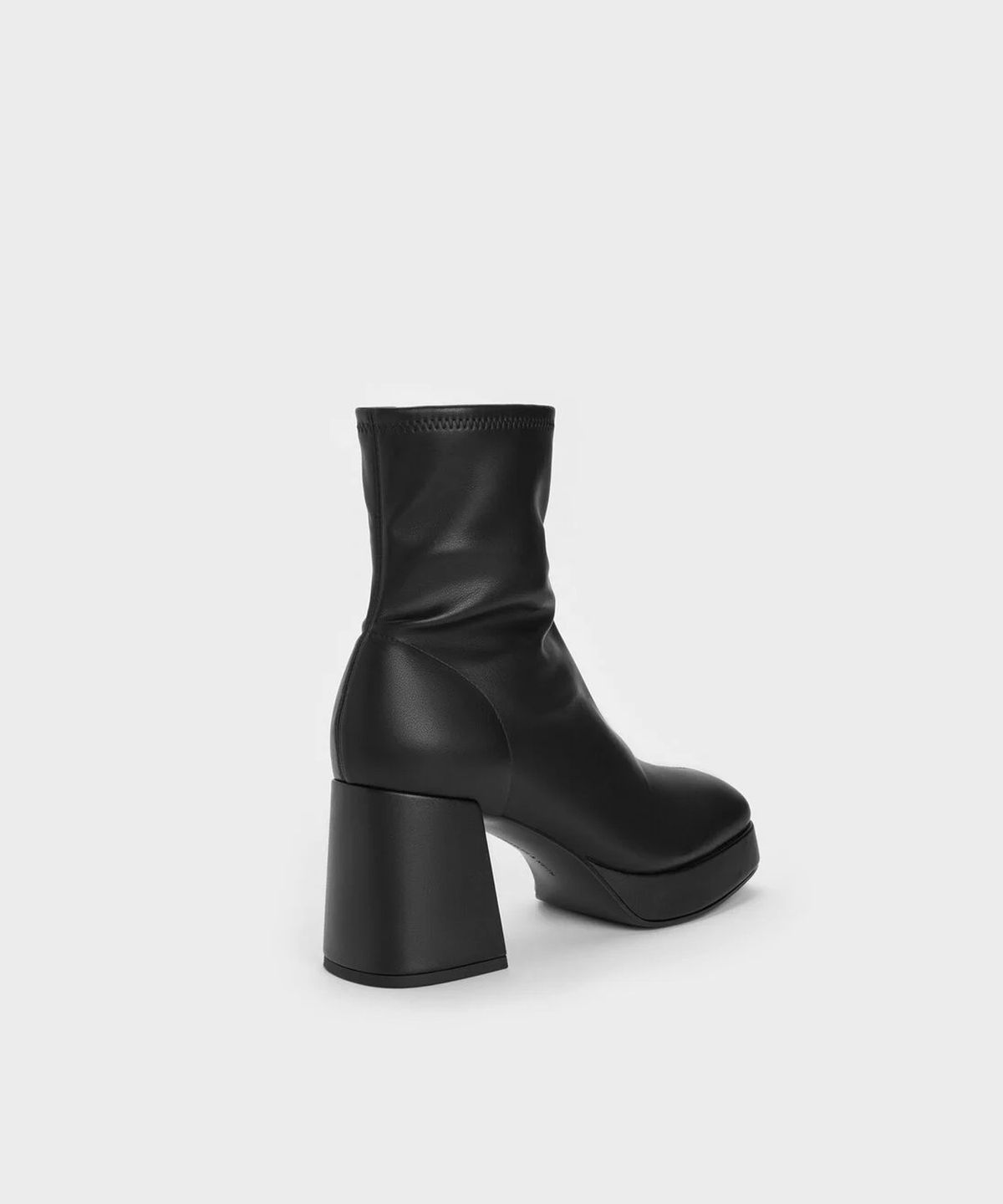 찰스앤키스(CHARLES & KEITH) 플랫폼 앵클 부츠 2colors CK1-90280085