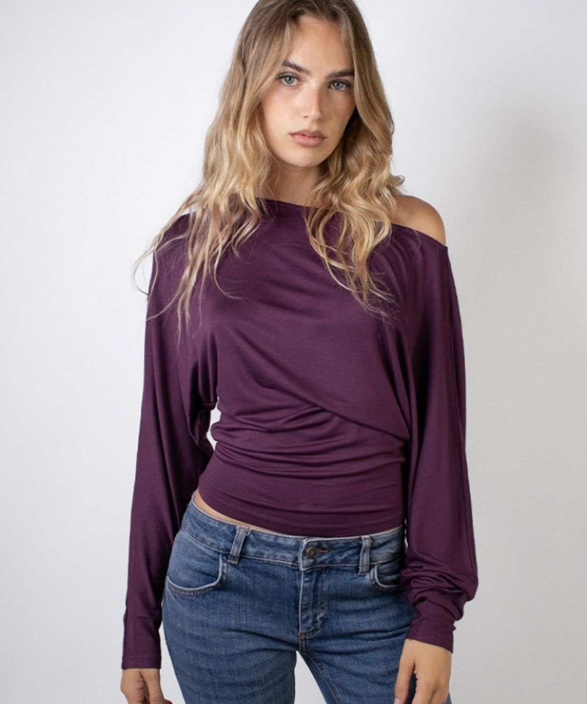 섭듀드(SUBDUED) Boat-neck T-shirt, Relaxed Fit (PLUM)
