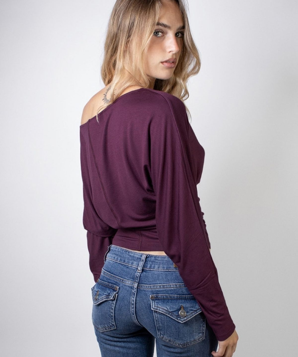 섭듀드(SUBDUED) Boat-neck T-shirt, Relaxed Fit (PLUM)