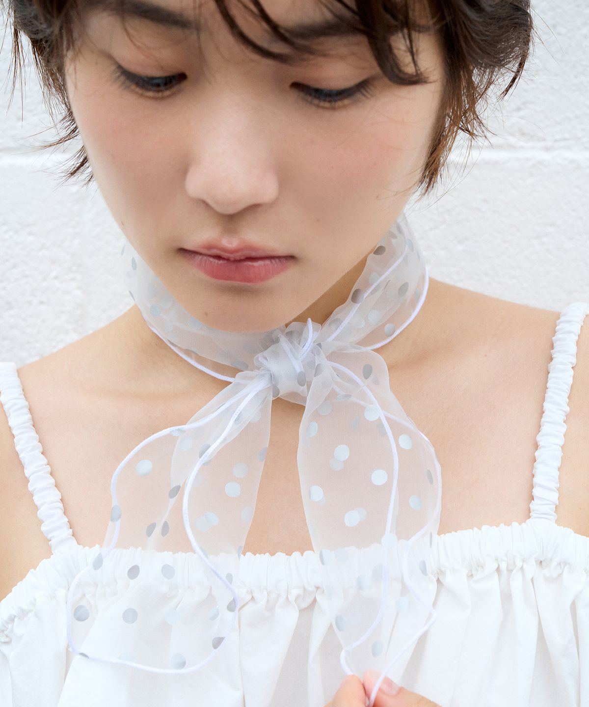 지지(GEEGEE) silver dot organza scarf - white