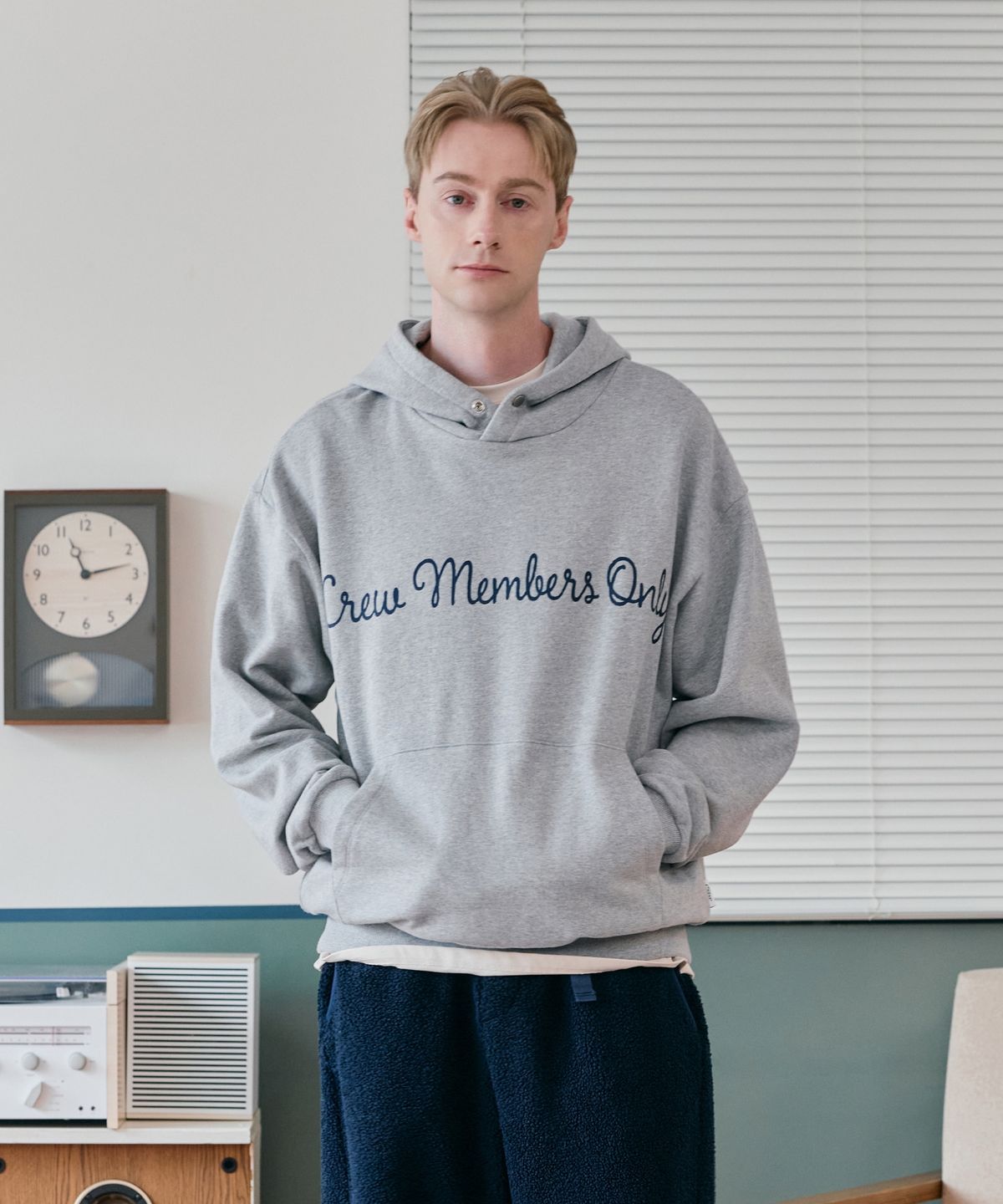 크루멤버스온리(CREW MEMBERS ONLY) WIDE LOGO HOODIE M GRAY