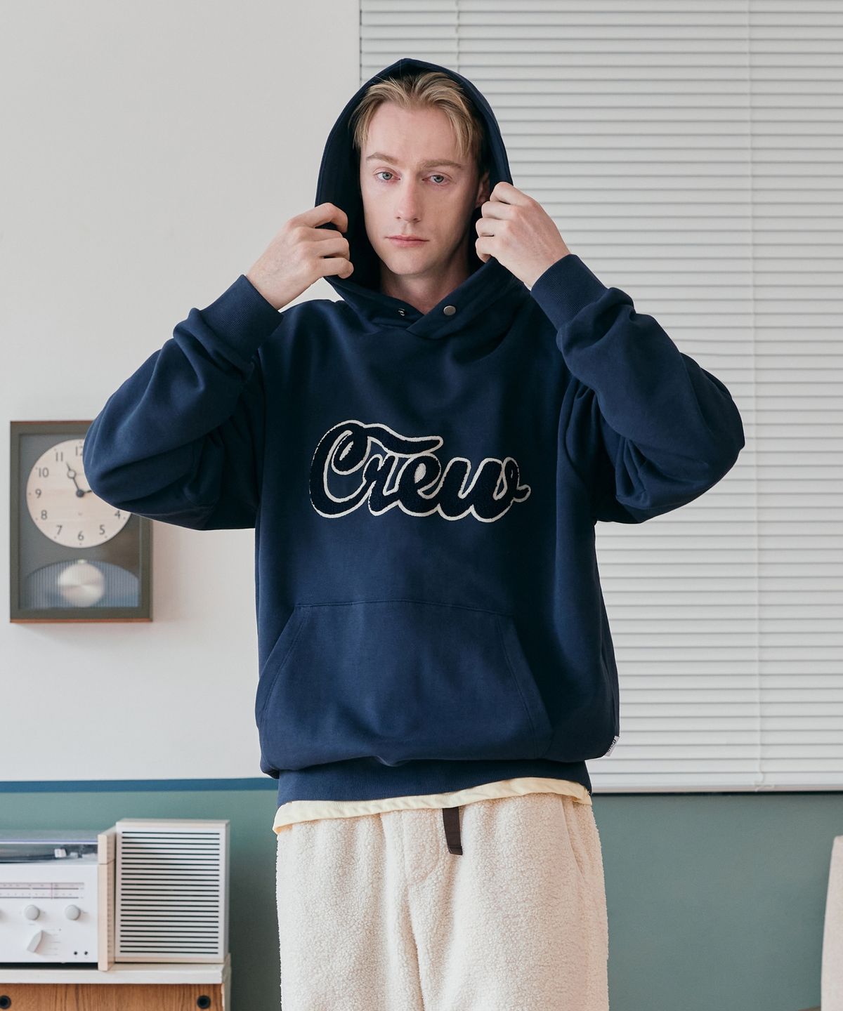 크루멤버스온리(CREW MEMBERS ONLY) CREW LOGO HOODIE NAVY
