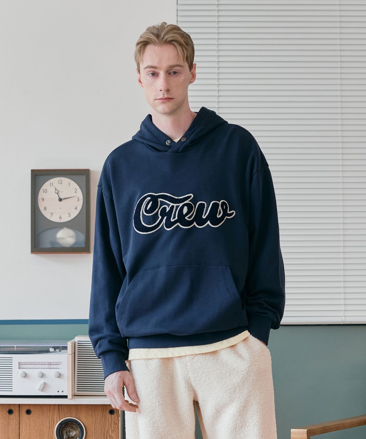 크루멤버스온리(CREW MEMBERS ONLY) CREW LOGO HOODIE NAVY