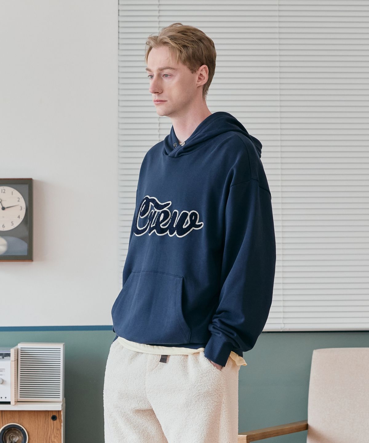 크루멤버스온리(CREW MEMBERS ONLY) CREW LOGO HOODIE NAVY