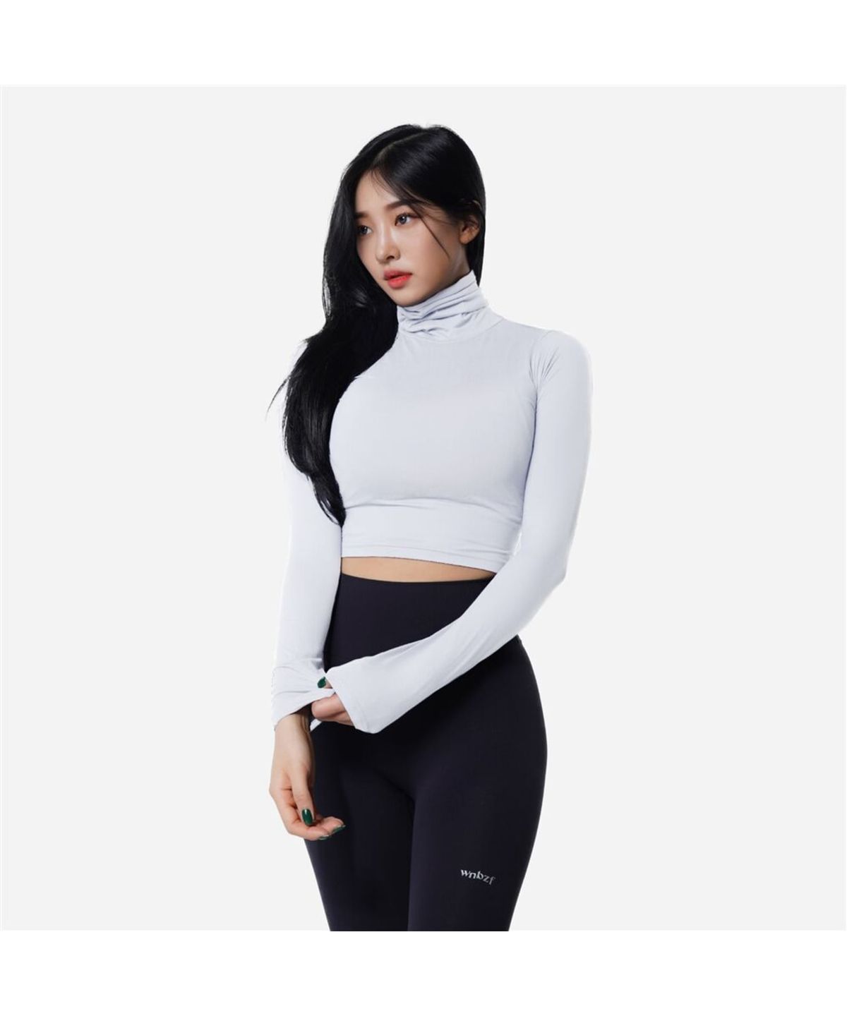 워너비즈핏(WANNABEZFIT) 터틀넥 발열 롱슬리브 화이트