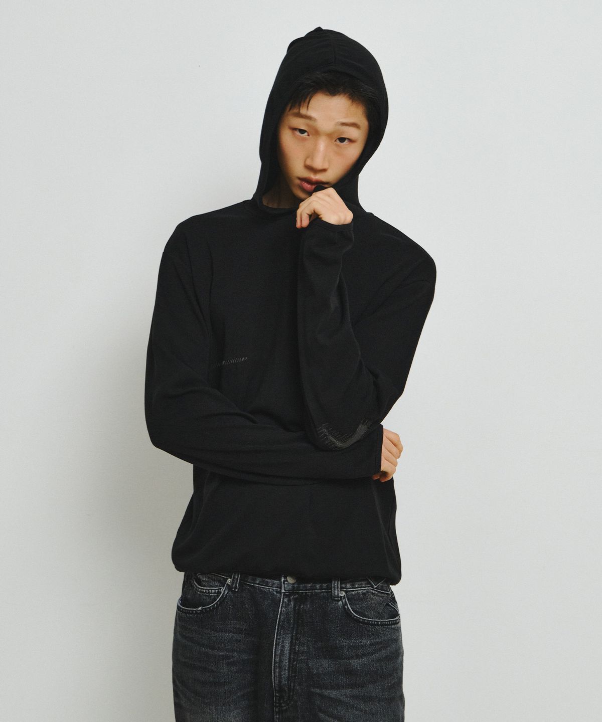 엔도어(ENDOOR) Scar Finger Hole Hoodie (Black)