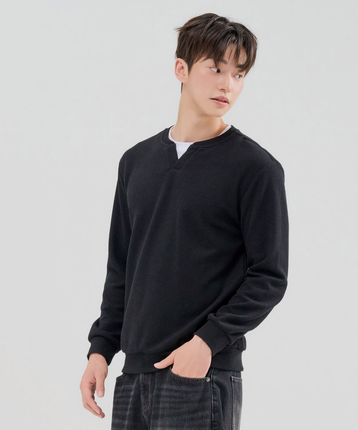 체이스컬트(CHASECULT) 남성 넥변형 레이어드 맨투맨 티셔츠-FERK5119B03