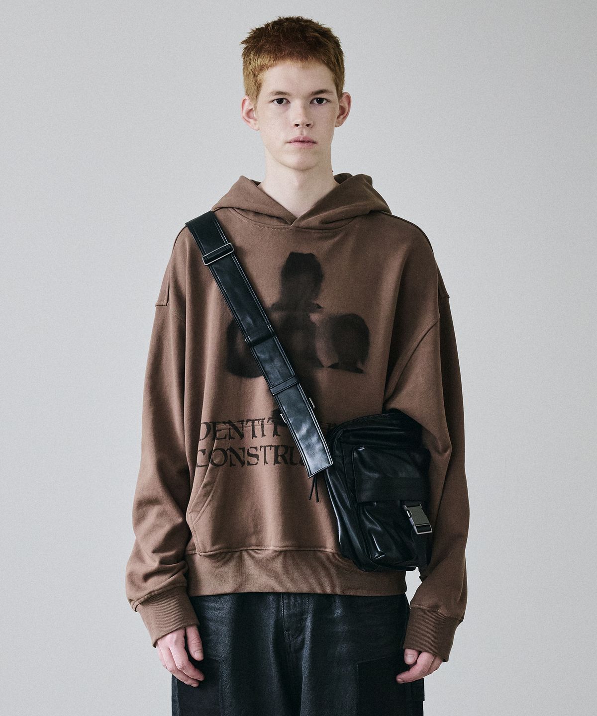 메종미네드(MAISON MINED) LEATHER TWO POCKET CROSS BAG
