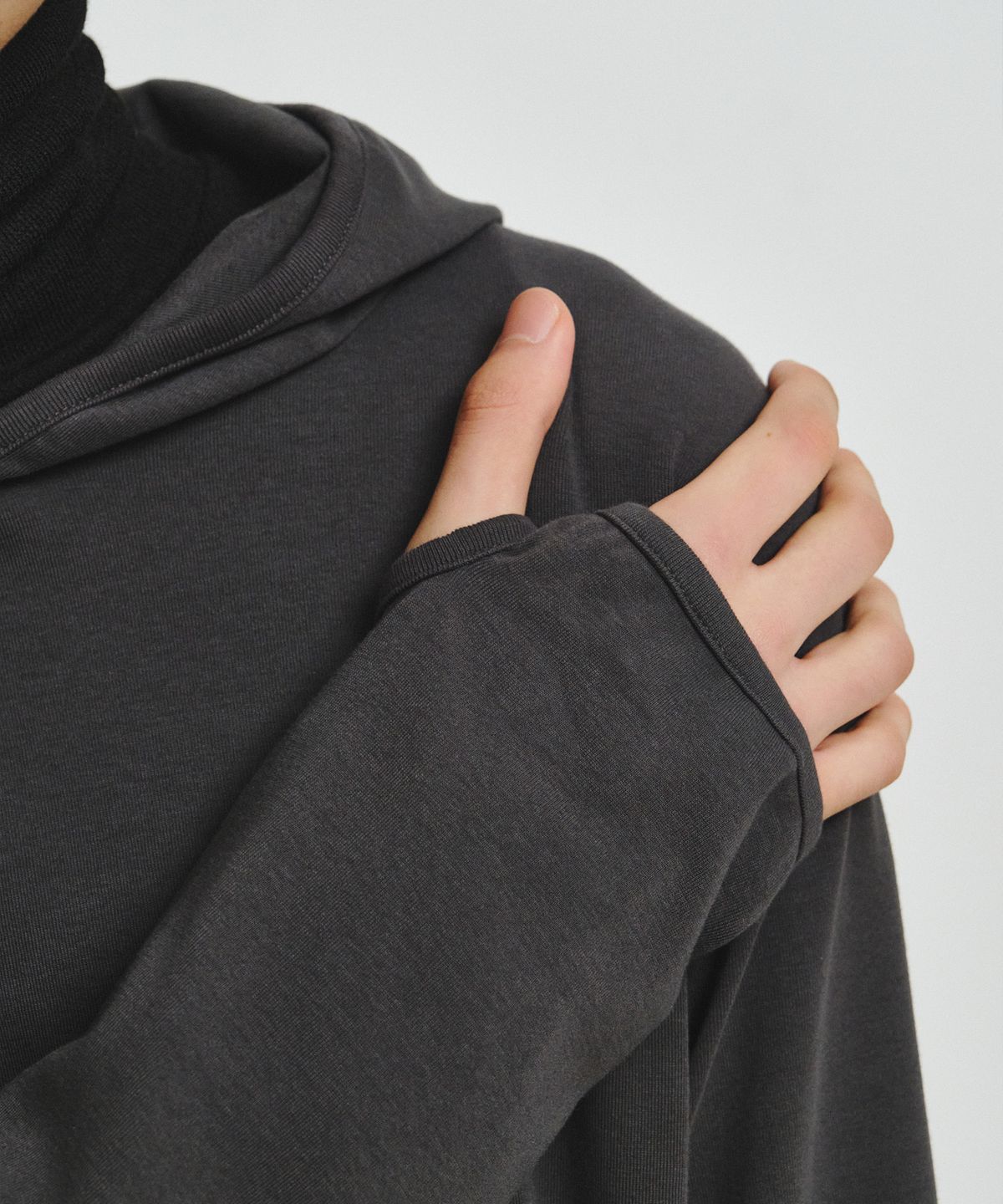 엔도어(ENDOOR) Scar Finger Hole Hoodie (Dark Gray)