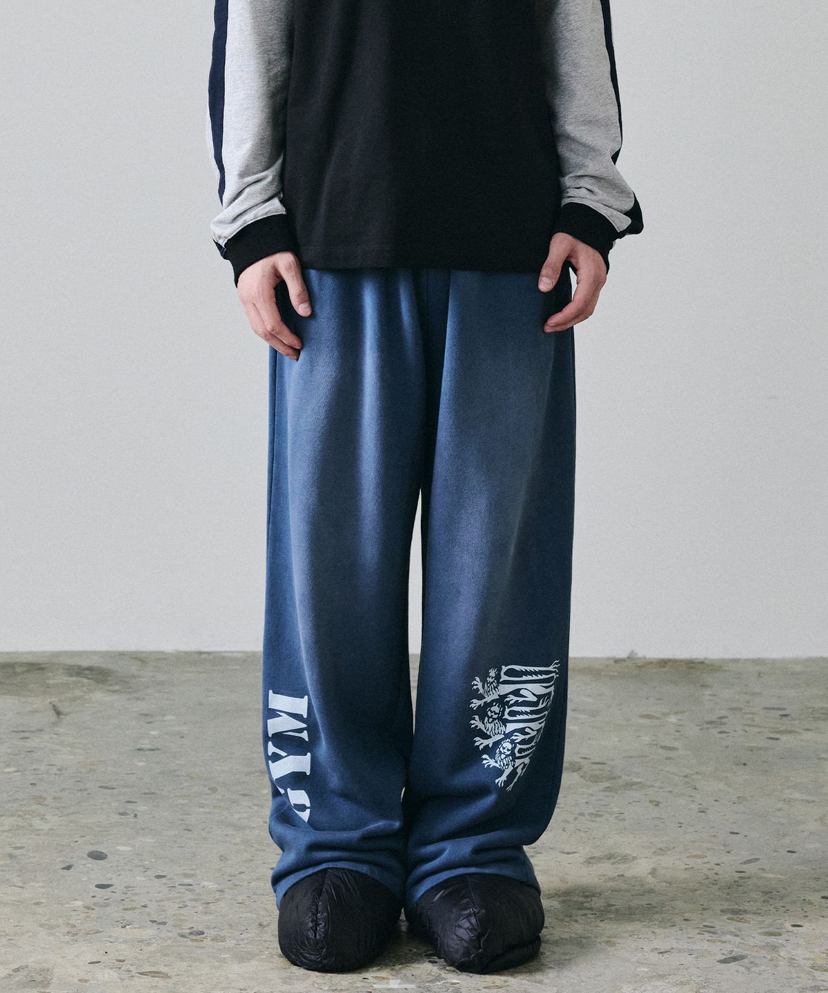 메종미네드(MAISON MINED) VINTAGE GYM SWEATPANTS NAVY