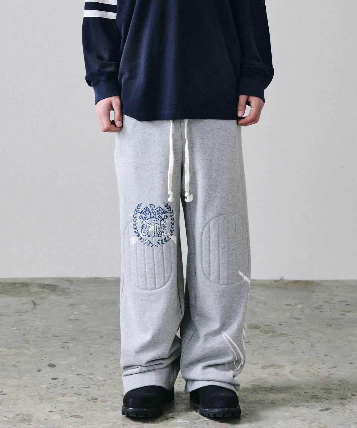 메종미네드(MAISON MINED) AGENT KNEE PATCH SWEATPANTS MELANGE GRAY