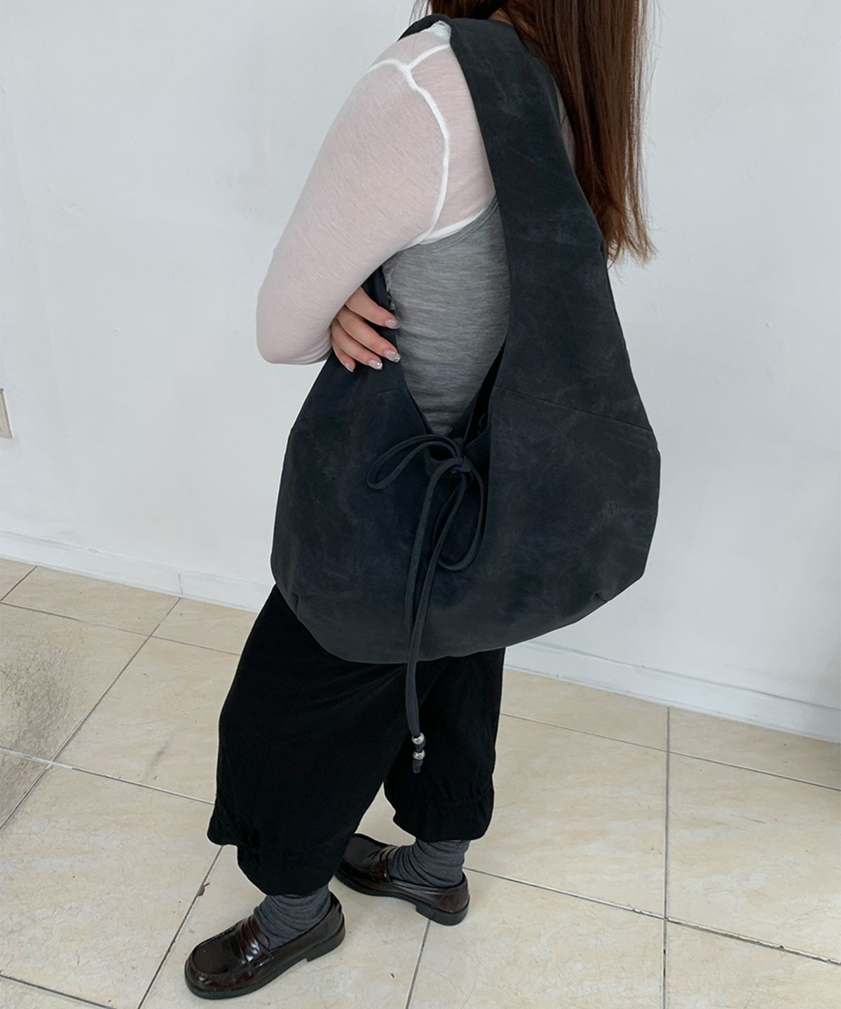 무니쉬(MOONISH) Bud Moon Suede Bag - Faded Charcoal