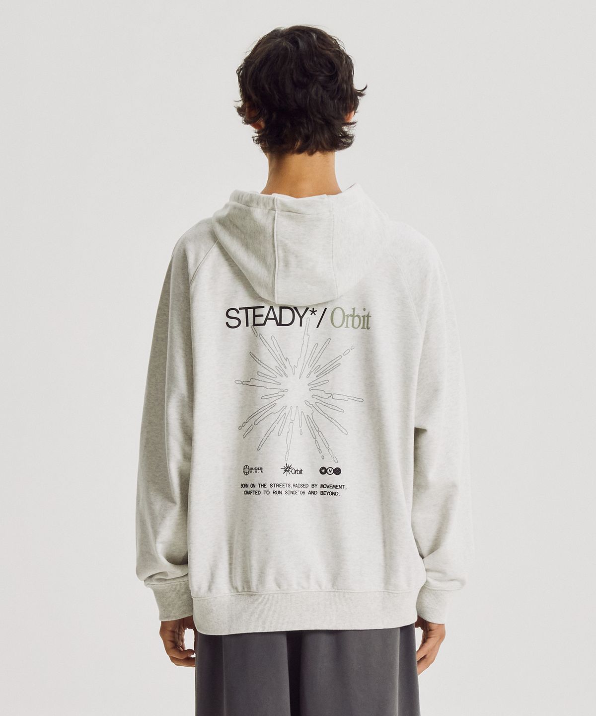 뉴발란스(NEW BALANCE) NBN0G41923 / UNI 헤리티지 ORBIT 그래픽 후드티 (OATMEAL)