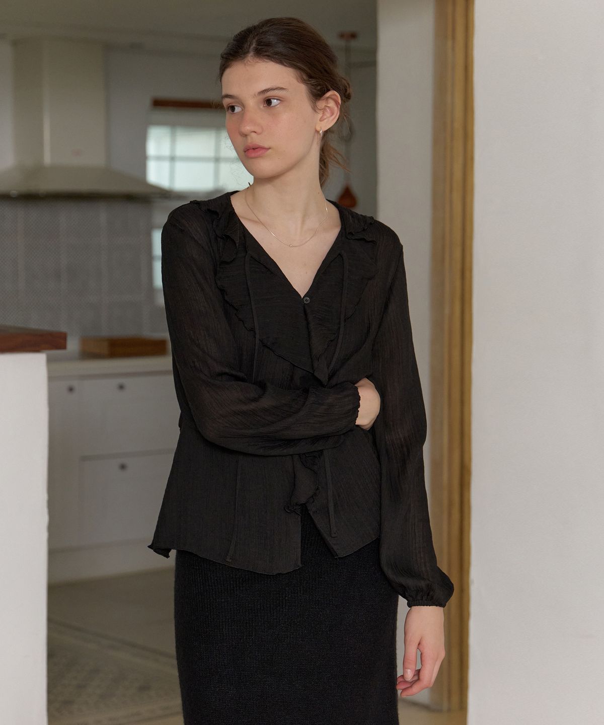 리엘(RE L) Freya ruffle blouse (black)