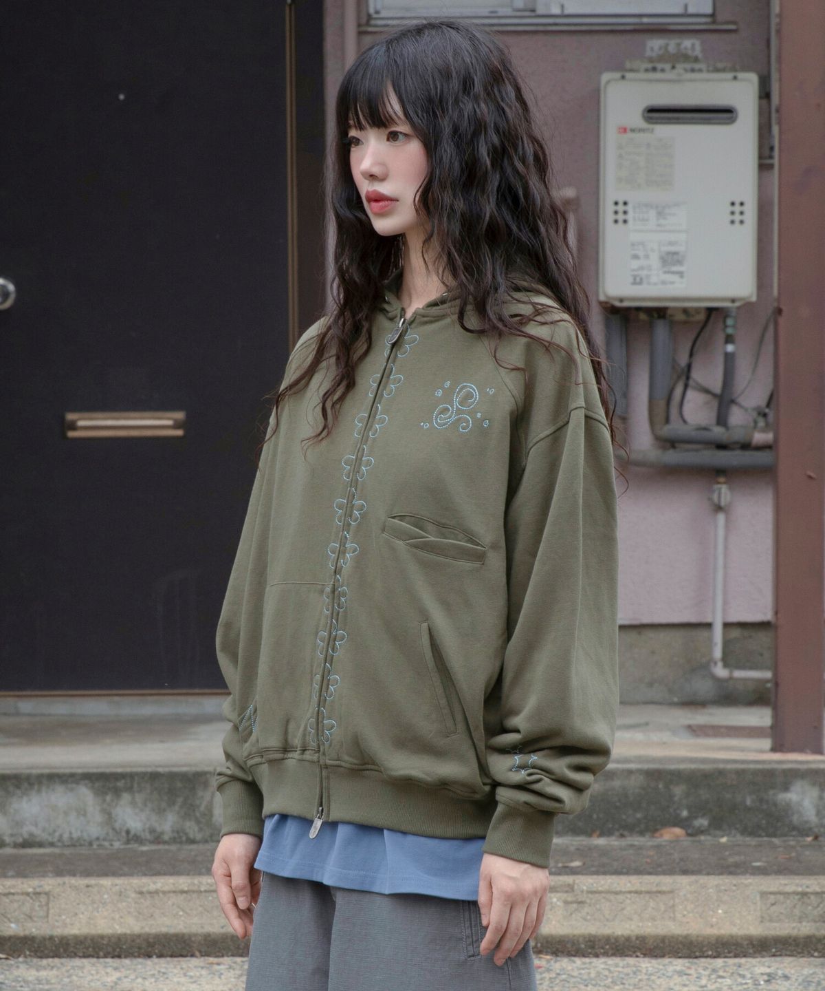 루나키후(RuNaKi'Hu') WXJ058 코미치 꽃무늬 배색 후드 집업 (KHAKI)