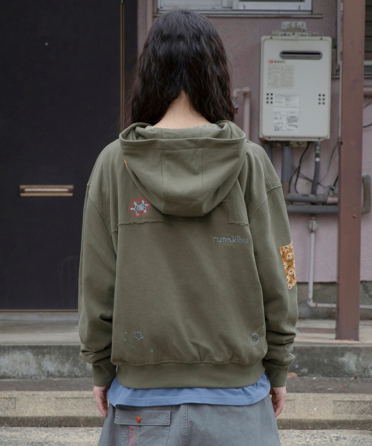 루나키후(RuNaKi'Hu') WXJ058 코미치 꽃무늬 배색 후드 집업 (KHAKI)