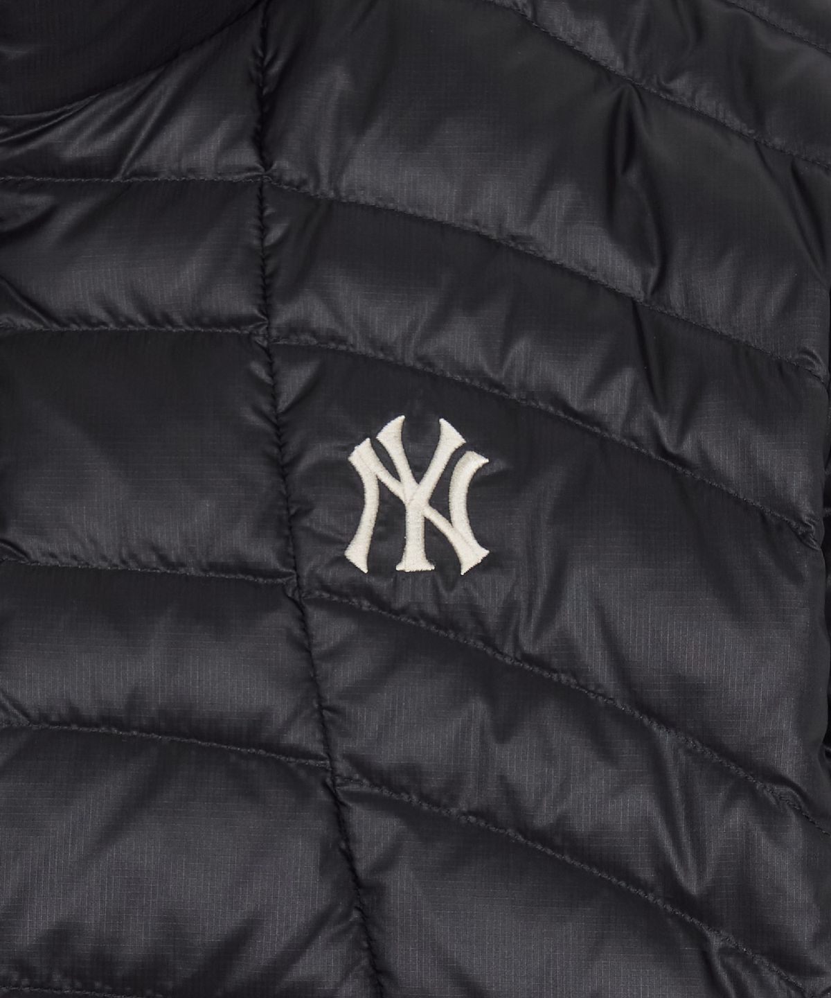 엠엘비(MLB) 고프코어 스텐넥 패커블 경량 커브패딩 NY (Black)