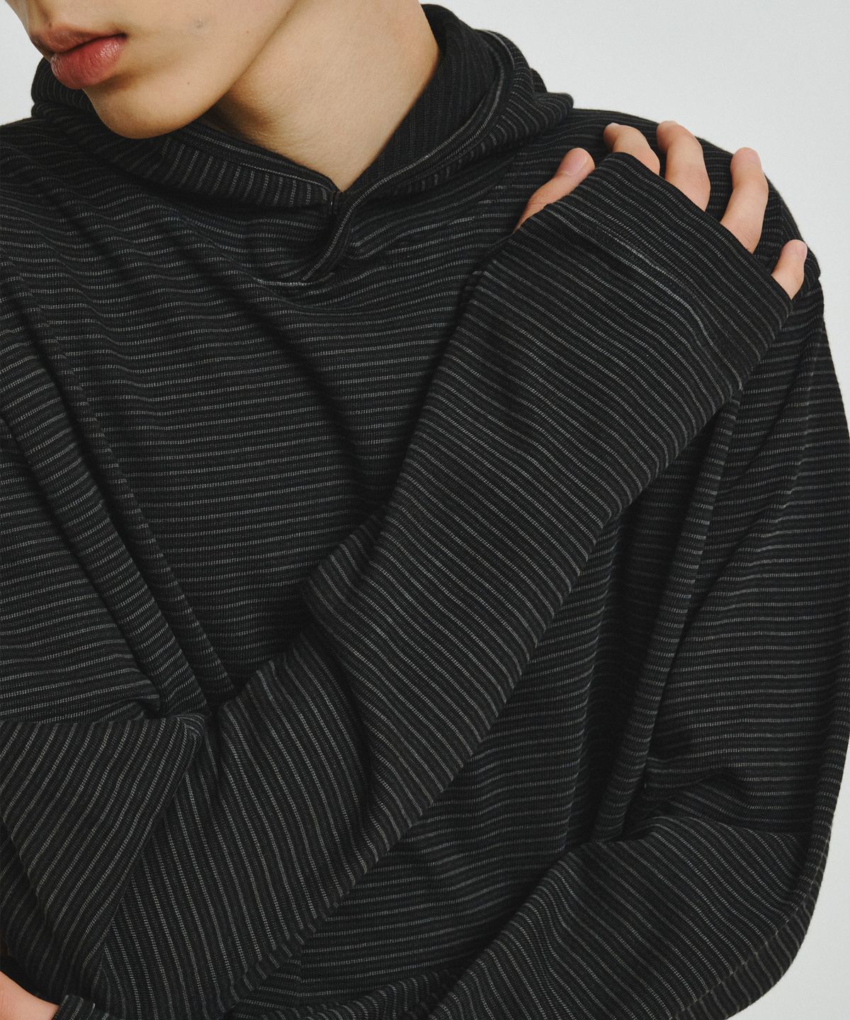 엔도어(ENDOOR) Ash stripe hoodie (VTG Black)
