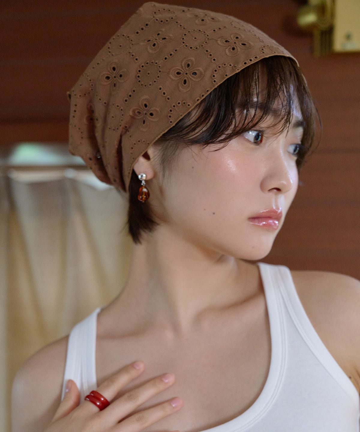 지지(GEEGEE) brown lace bandana scarf