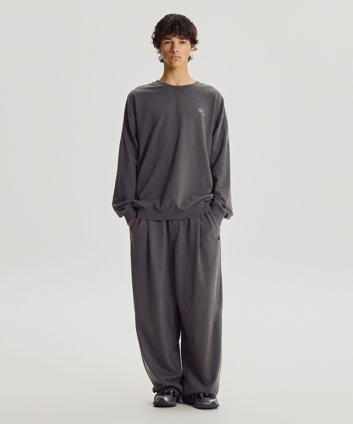 뉴발란스(NEW BALANCE) NBMLG41923 / UNI 헤리티지 ORBIT 2WAY 오버와이드 팬츠 (D/CHARCOAL)