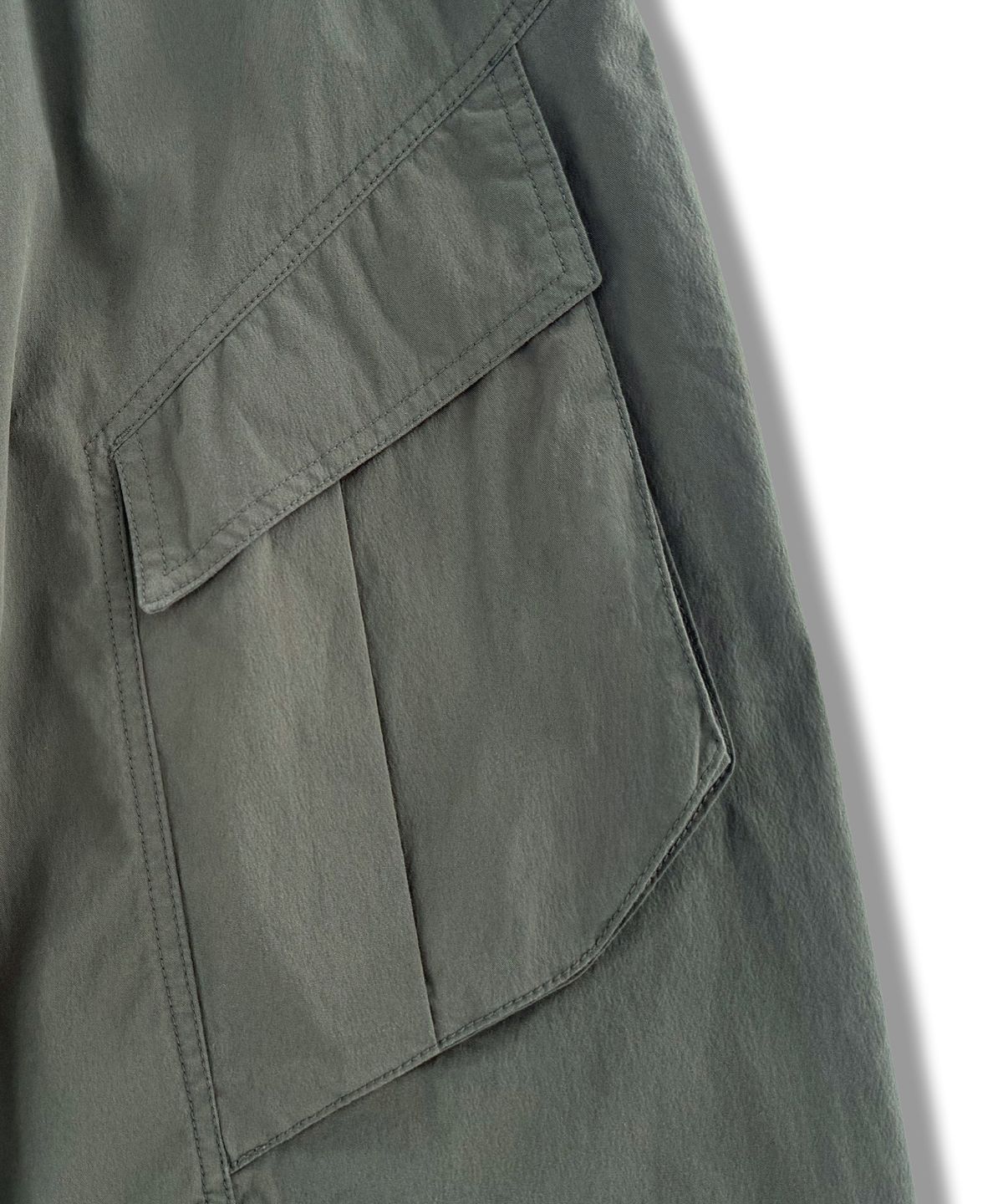 레이피커스(RAYFIKERS) 파라슈트 커브드 카고 팬츠 MR5PU551_DARK KHAKI