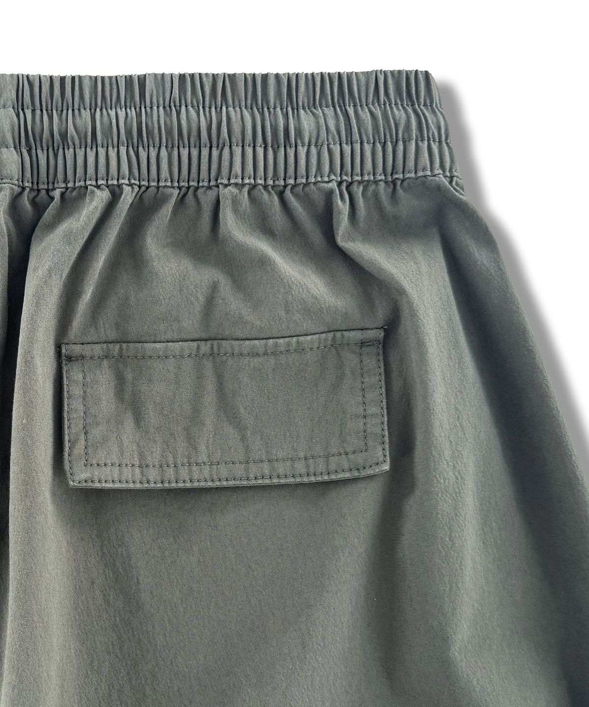 레이피커스(RAYFIKERS) 파라슈트 커브드 카고 팬츠 MR5PU551_DARK KHAKI