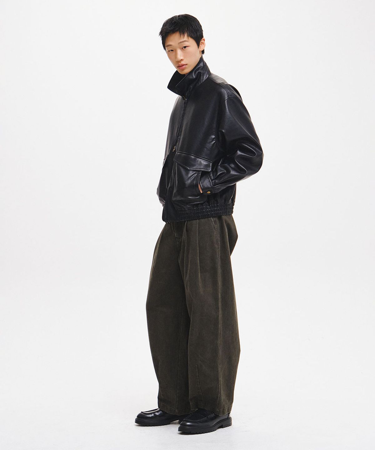 제너럴아이디어(GENERALIDEA) UNISEX 빅포켓 페이크 레더 블루종 [BLACK] / GF3UJP001