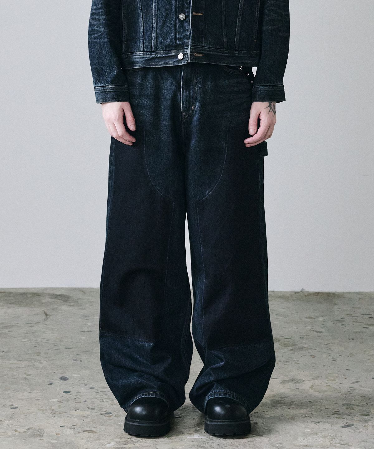 메종미네드(MAISON MINED) FADE TRACE DENIM PANTS INDIGO
