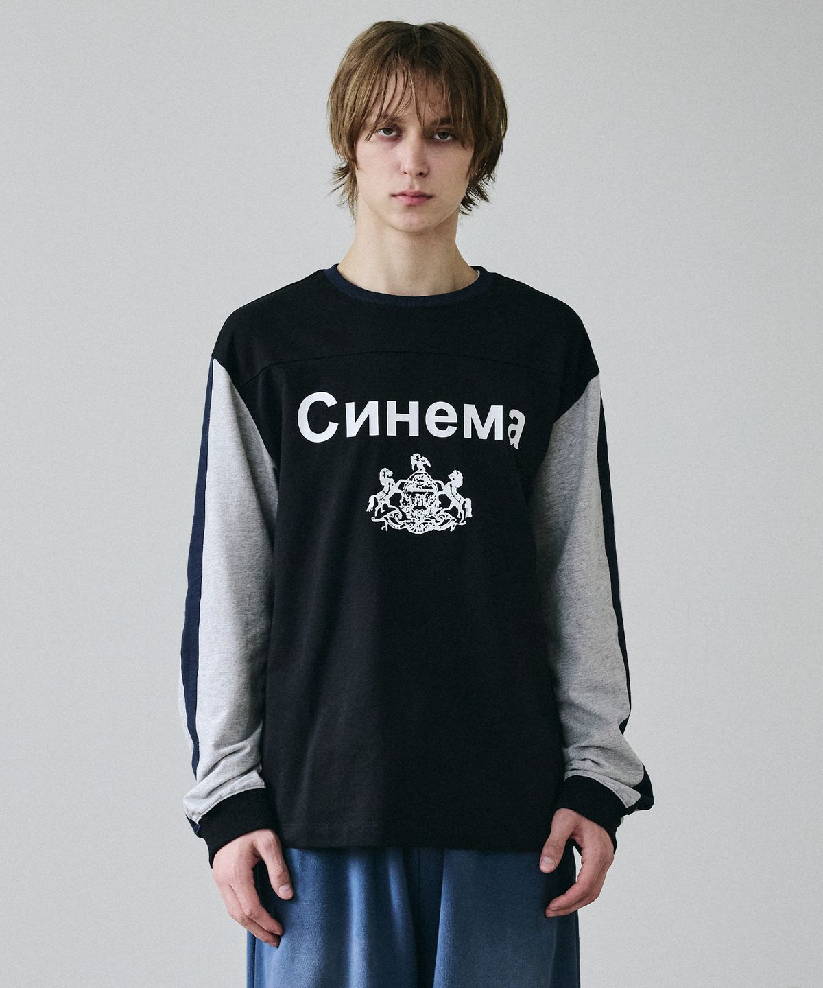 메종미네드(MAISON MINED) CINEMA BLOCK SWEATSHIRT BLACK