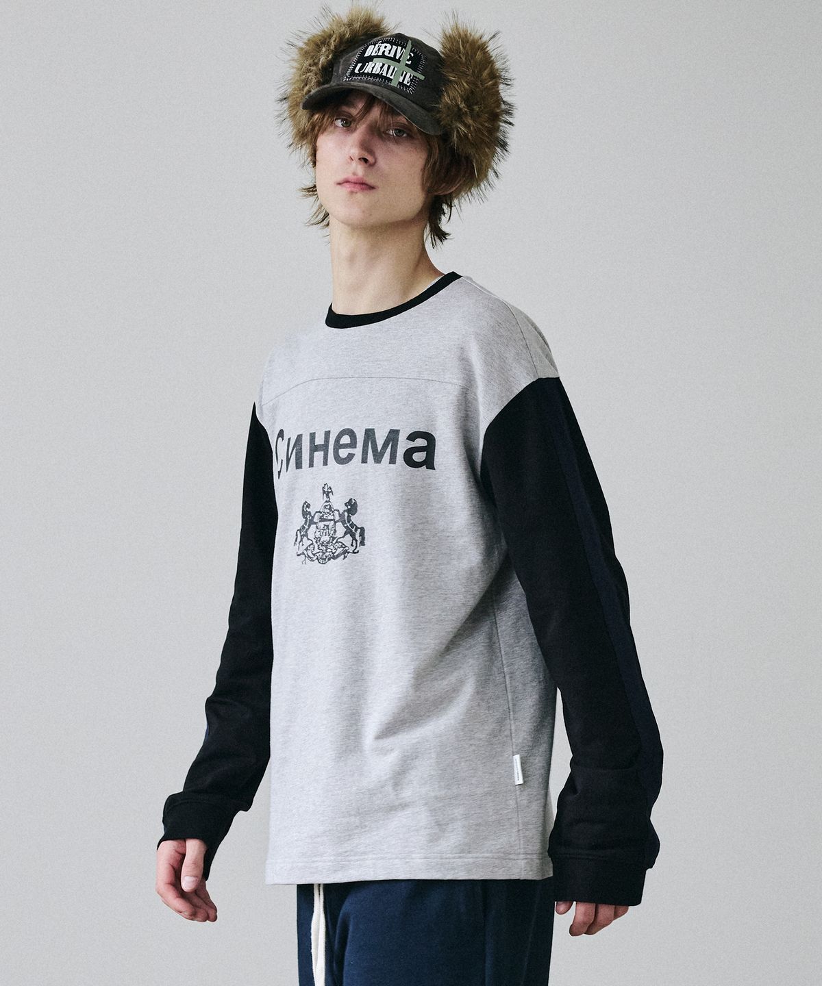 메종미네드(MAISON MINED) CINEMA BLOCK SWEATSHIRT MELANGE GRAY