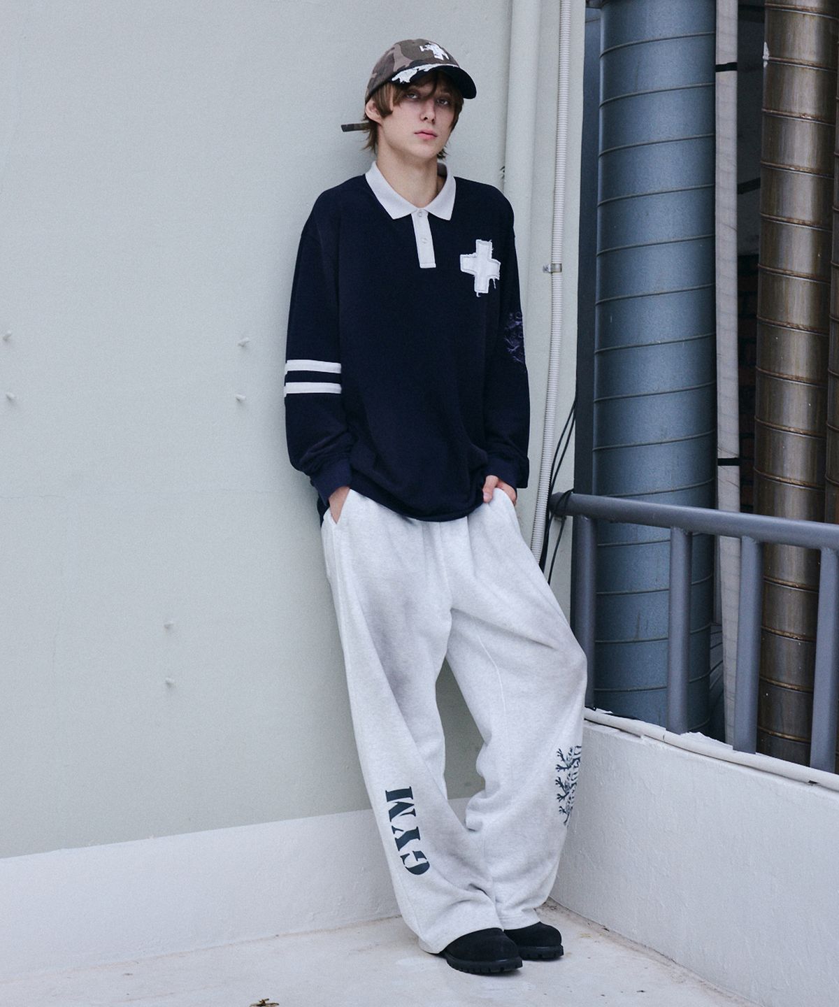 메종미네드(MAISON MINED) VINTAGE WASHED CROSS PATCH POLO SHIRT NAVY