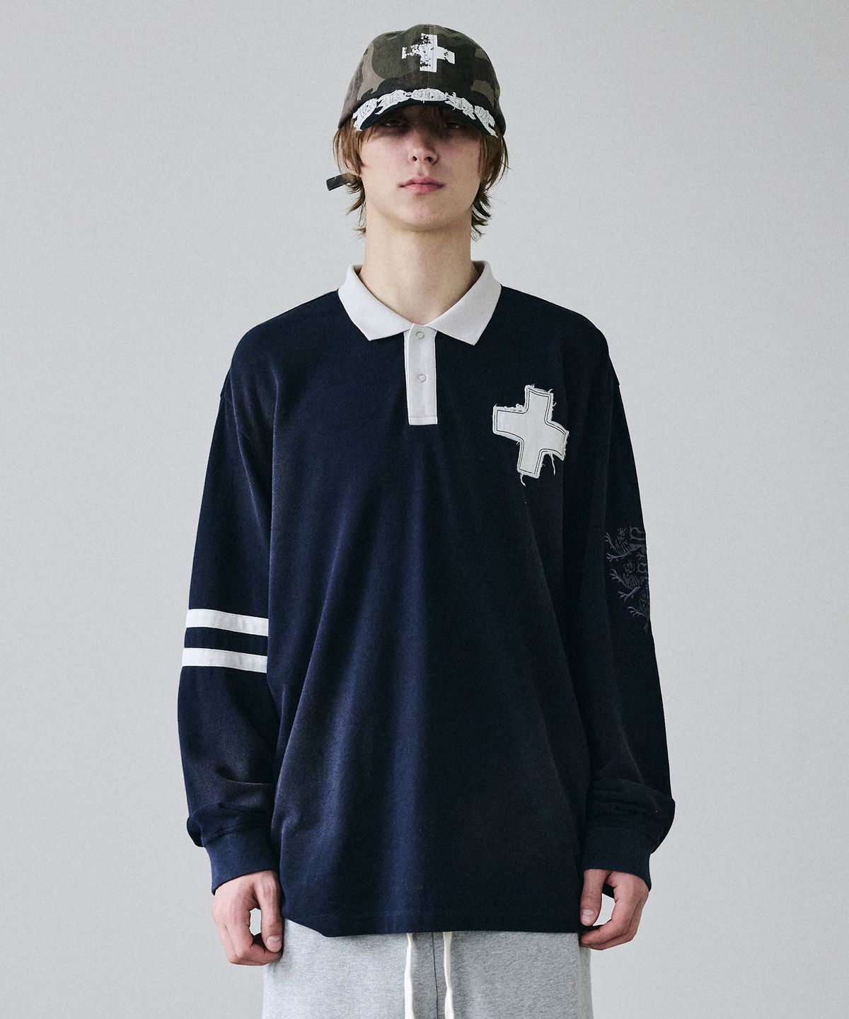 메종미네드(MAISON MINED) VINTAGE WASHED CROSS PATCH POLO SHIRT NAVY