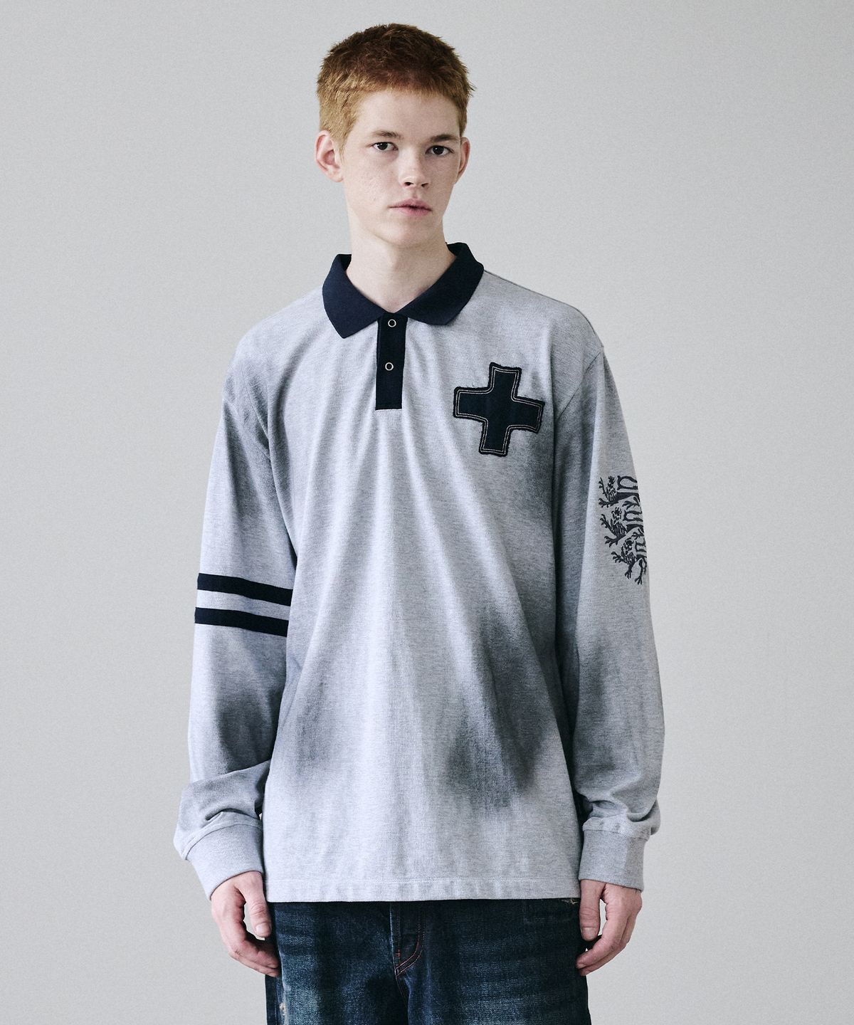 메종미네드(MAISON MINED) VINTAGE WASHED CROSS PATCH POLO SHIRT MELANGE GRAY