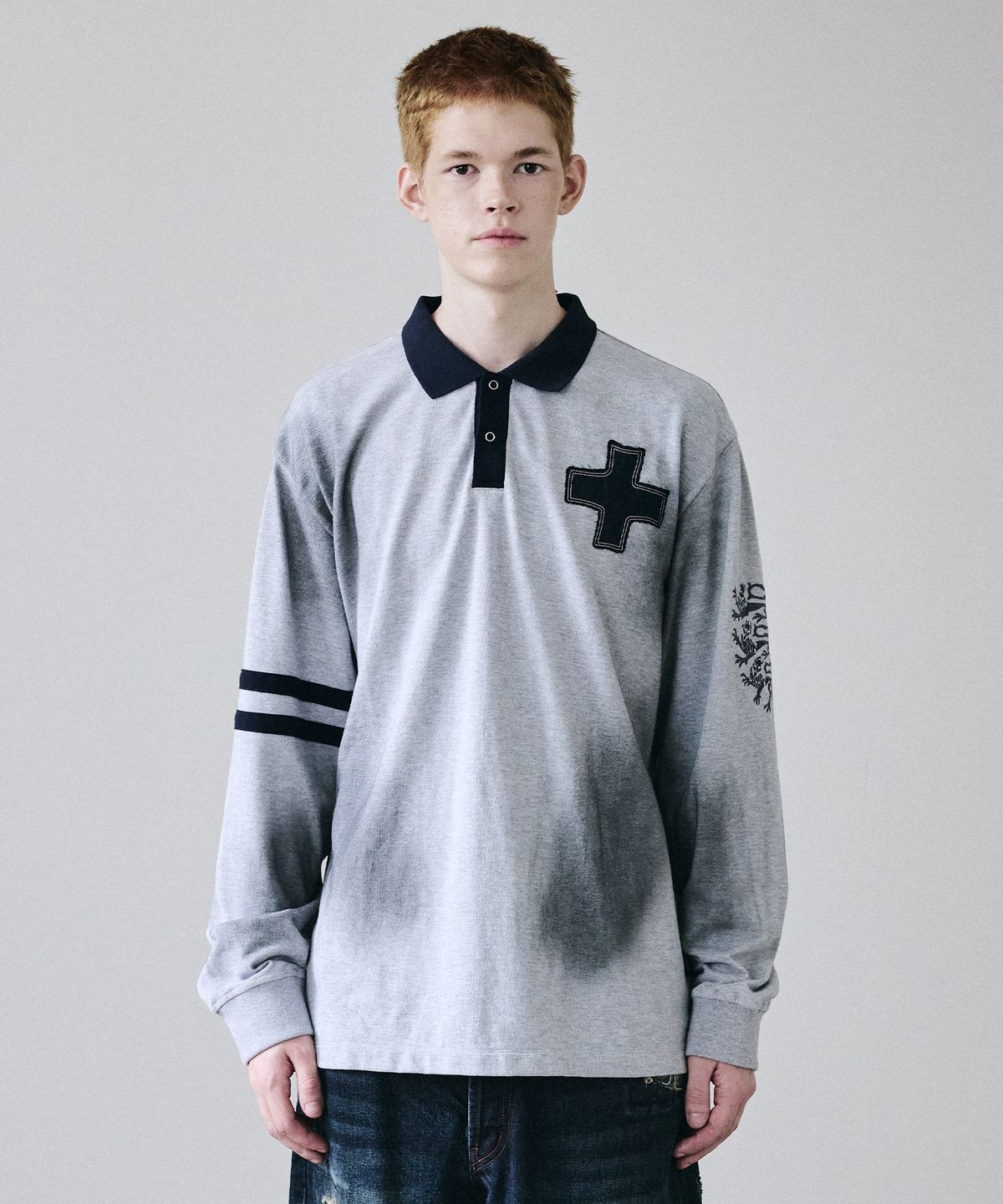 메종미네드(MAISON MINED) VINTAGE WASHED CROSS PATCH POLO SHIRT MELANGE GRAY